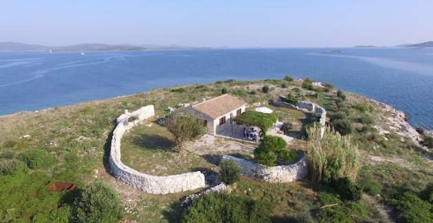 Private Island-Ravna Sika