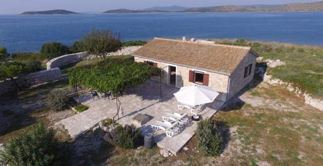 Private Island-Ravna Sika