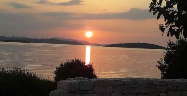 Private Island-Ravna Sika