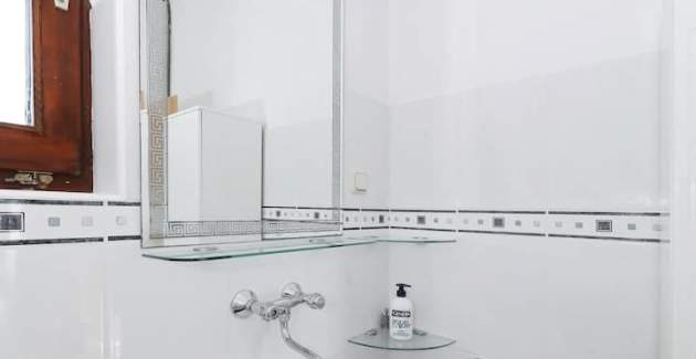 Private Island-Ravna Sika