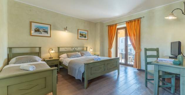 Villa Christina with Pool, Jacuzzi and Sauna