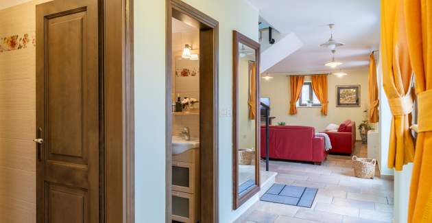 Villa Christina with Pool, Jacuzzi and Sauna