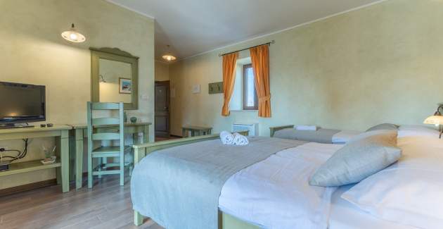 Villa Christina with Pool, Jacuzzi and Sauna