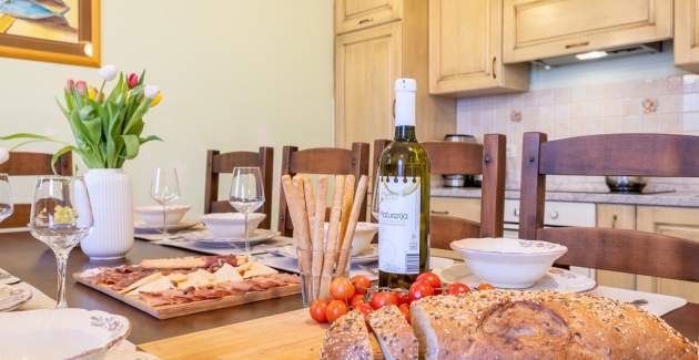 Villa Christina with Pool, Jacuzzi and Sauna