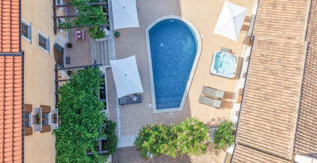 Villa Christina with Pool, Jacuzzi and Sauna