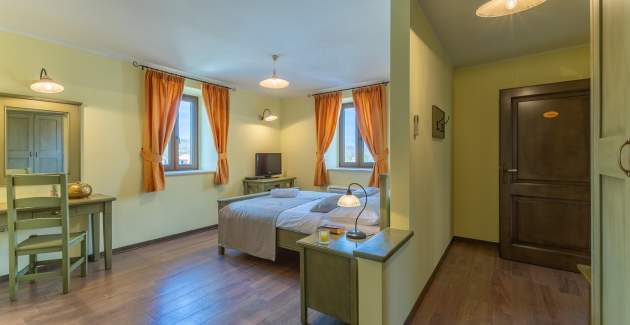 Villa Christina with Pool, Jacuzzi and Sauna