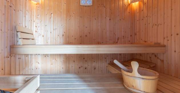 Villa Christina with Pool, Jacuzzi and Sauna