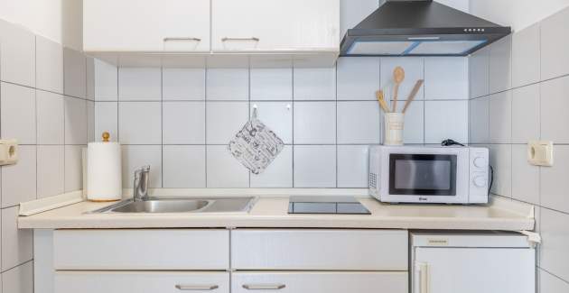 Apartments Koraca - Studio A2 with Terrace