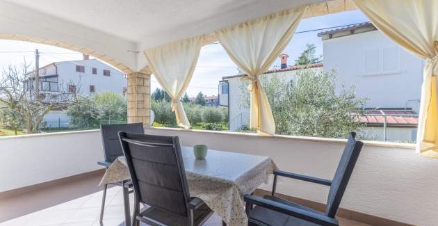 Apartments Koraca - Studio A2 with Terrace