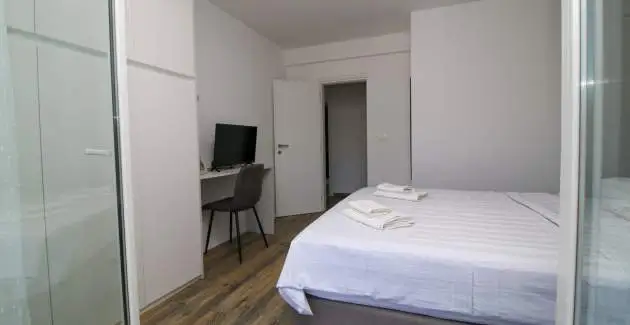 App Jadran Porec with Private Pool