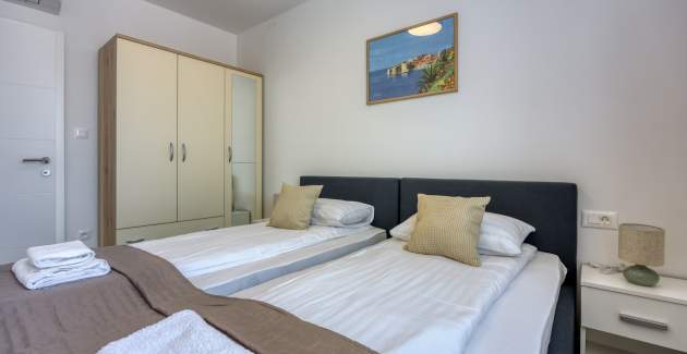 Apartments Monika&Jozsef - A4 /Apartment with Balcony No.3