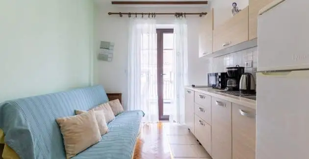 Vera A4 Dvosobni apartman s balkonom