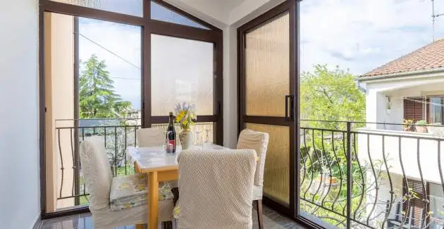 Vera A4 Dvosobni apartman s balkonom