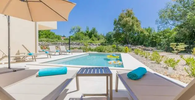 Olive Court Kras