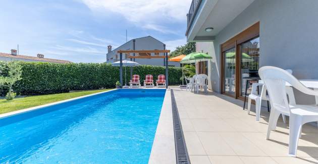 Holiday House Irina G - Pool Private