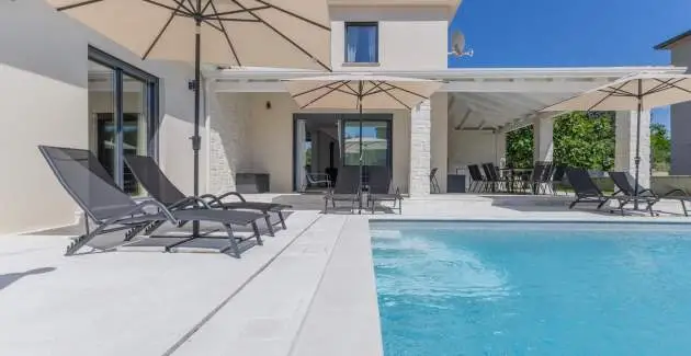 Villa Luni - Neu im Angebot *****
