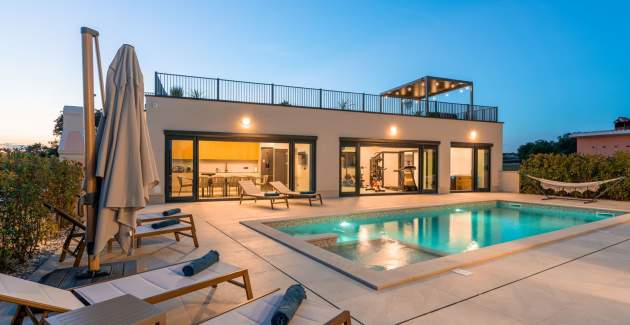 Family Villa Velunida