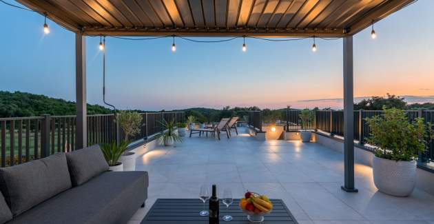 Family Villa Velunida
