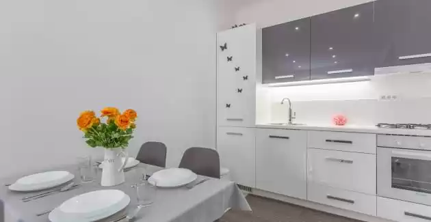 Modernes Ferienwohnung Eva mit 2 Schlafzimmern in Porec