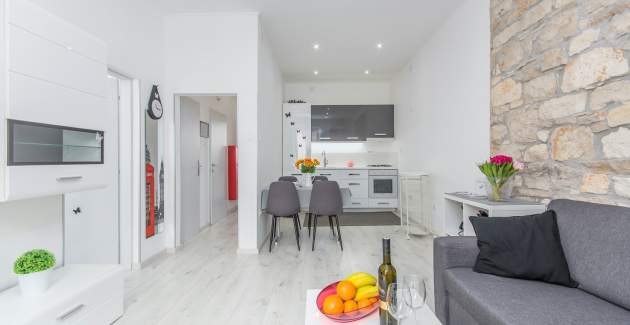 Moderan dvosobni Apartman Eva u Centru Poreča
