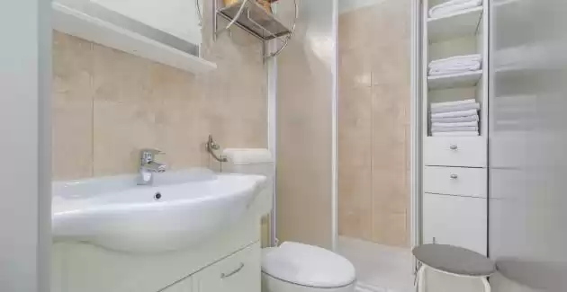 Modernes Ferienwohnung Eva mit 2 Schlafzimmern in Porec