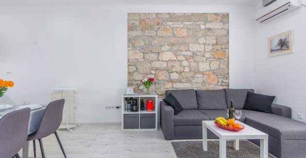 Moderan dvosobni Apartman Eva u Centru Poreča