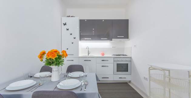 Moderan dvosobni Apartman Eva u Centru Poreča