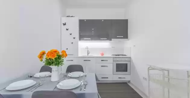 Modernes Ferienwohnung Eva mit 2 Schlafzimmern in Porec