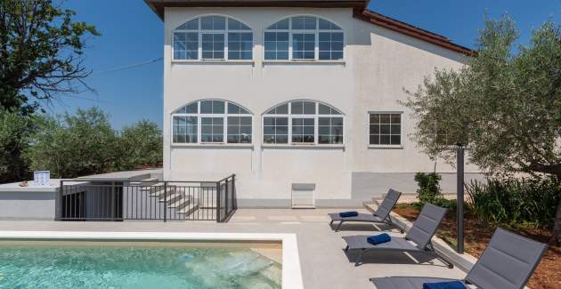 Apartment I with Terrace and Pool - Marinela Korsa I