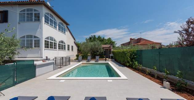Apartment I with Terrace and Pool - Marinela Korsa I