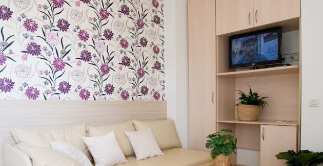 One-Bedroom Apartment Sandra II with Terrace and Garden View