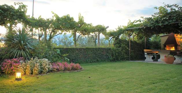 One-Bedroom Apartment Sandra II with Terrace and Garden View