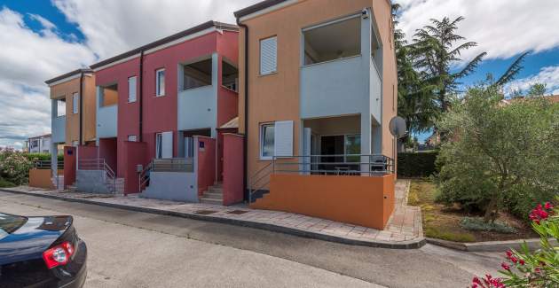 Apartment Raul with Balcony in Dajla