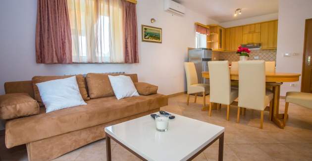 Apartman Mir s Privatnim Bazenom