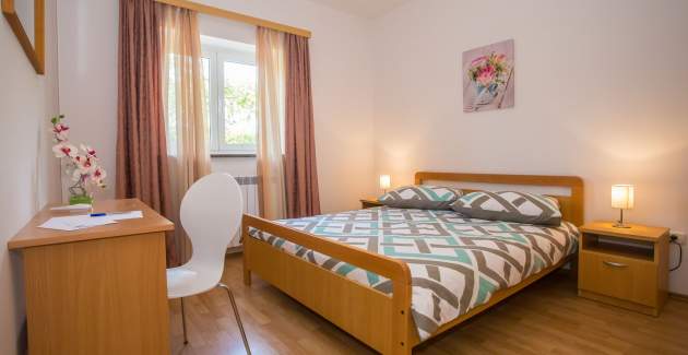 Apartman Mir s Privatnim Bazenom