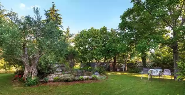 Appartamento Giardino No.1 con 2 Camere da Letto e Terrazza