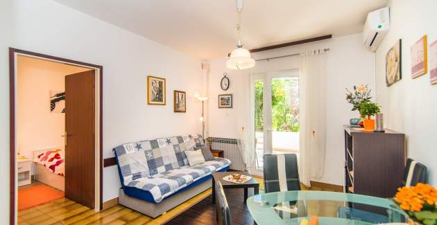 Apartment Natalia Kadum, walking distance to the Beaches