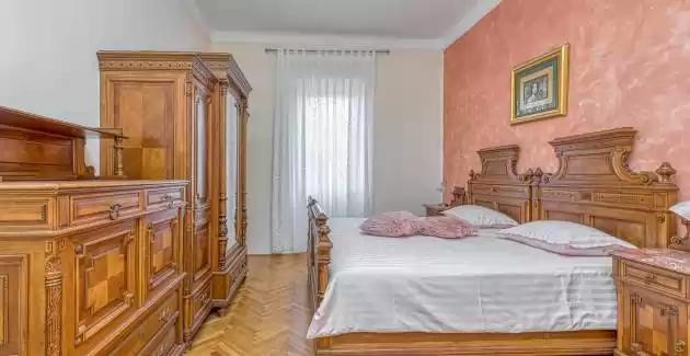 Apartment Viking Rovinj with Sea View