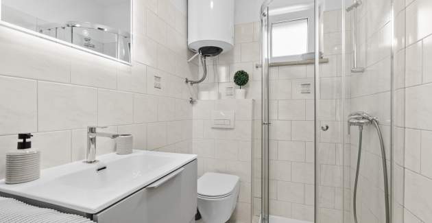 Novouređeni dvosoban Apartman Poli Nona sa balkonom