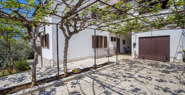 Dvosobni apartman Lidija II u blizini plaže