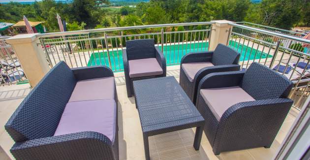 Apartment Sunce II with Shared Pool