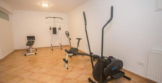 Apartment Sunce II with Shared Pool
