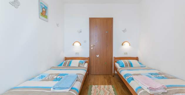 Three-Bedroom Apartment Banko in Spadici