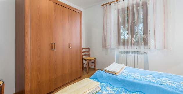 Three-Bedroom Apartment Banko in Spadici