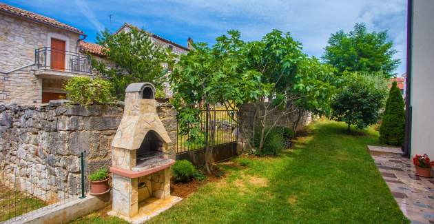 Beakovic Radosi A4 mit Terrasse und Garten 