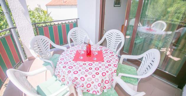 Apartment Branka for 5 people near the beaches