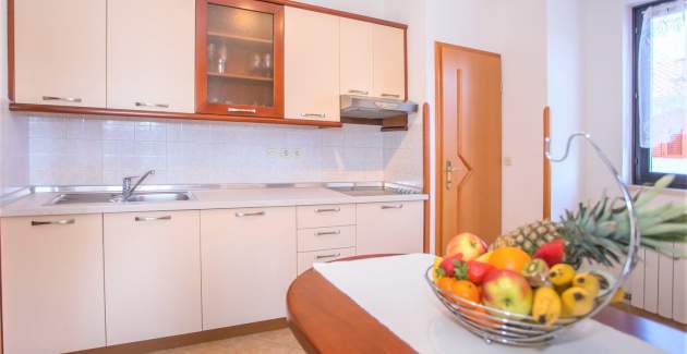 Apartman Punta V s Balkonom i Pogledom na More