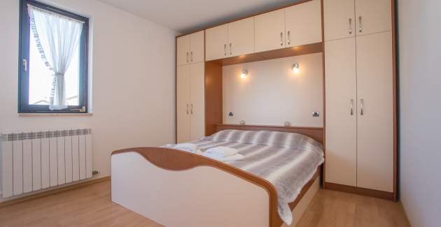 Apartman Punta V s Balkonom i Pogledom na More