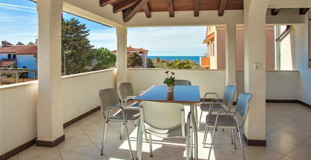 Ferienwohnung Punta V mit Balkon und Meerblick