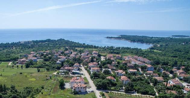 Apartment Punta V with Balcony and Sea View